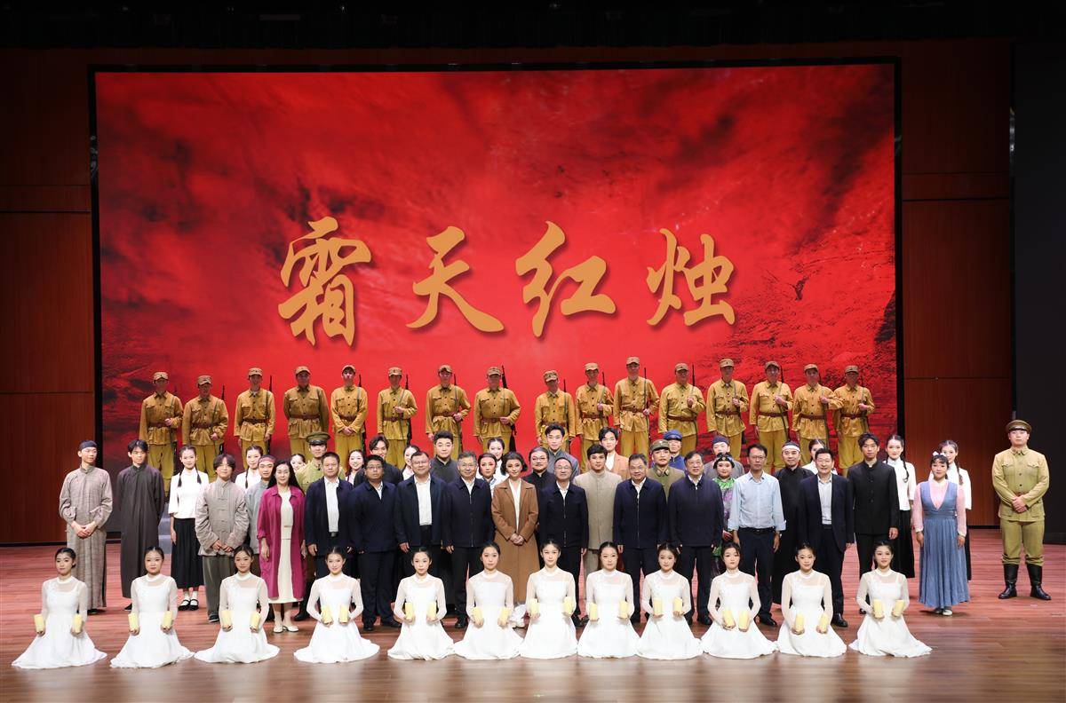 1结束合影.JPG 1结束合影.JPG